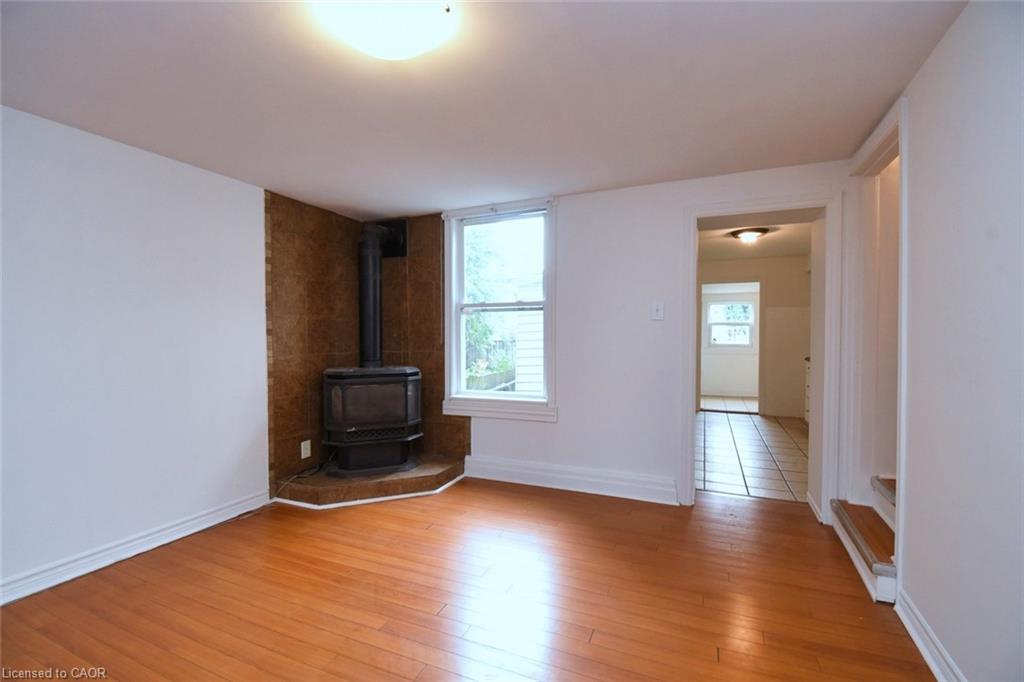 122 Evans Street Property Photo 10