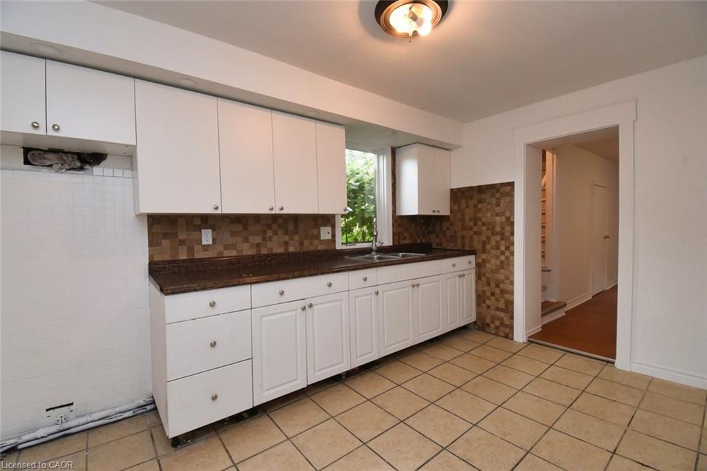 122 Evans Street Property Photo 13