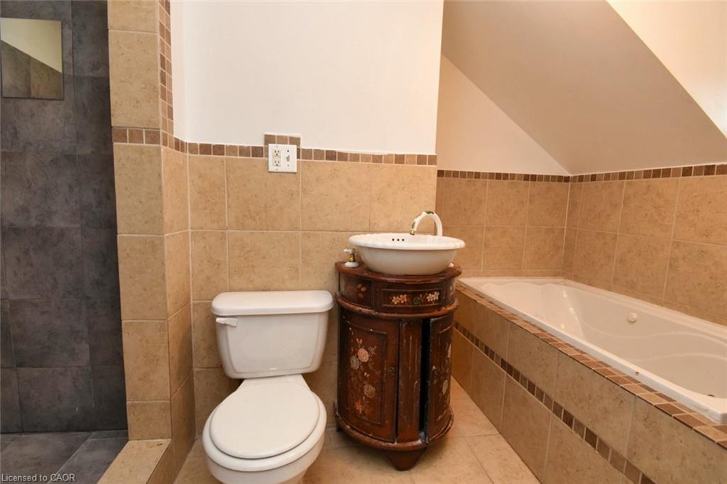 122 Evans Street Property Photo 26