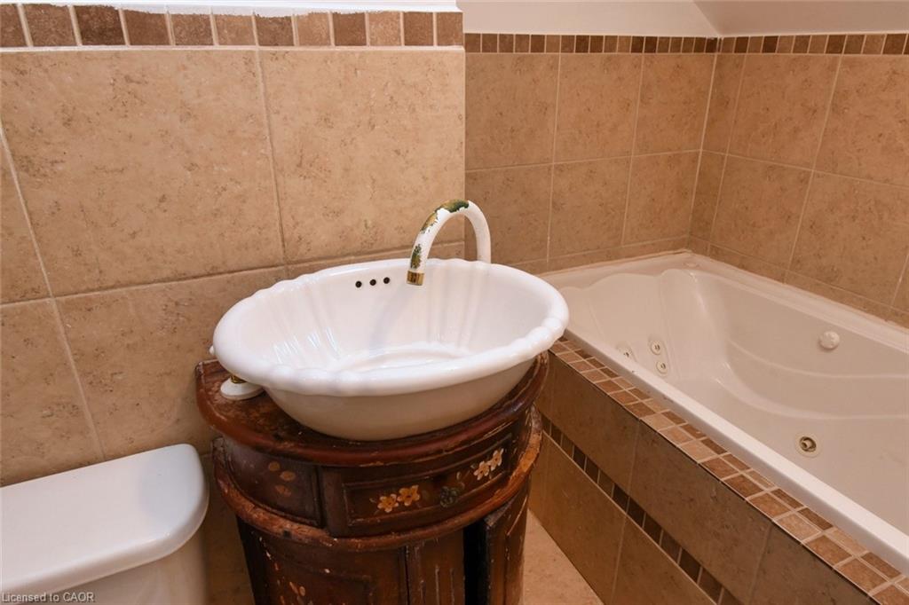 122 Evans Street Property Photo 27