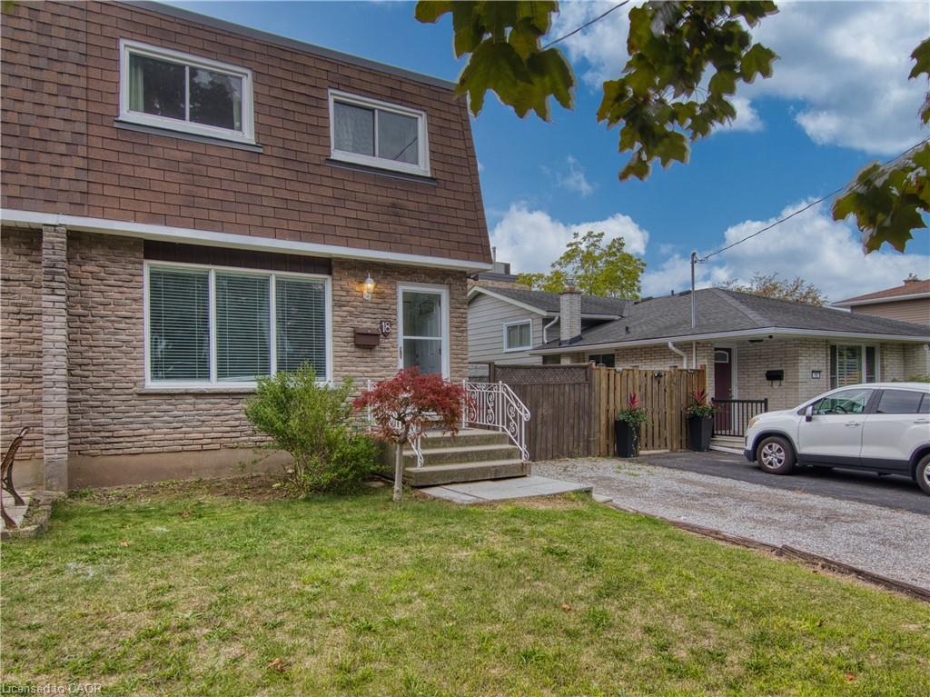 18 Prince Paul Crescent Property Photo 1