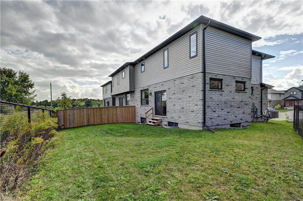 31 Crab Apple Court Property Photo 45