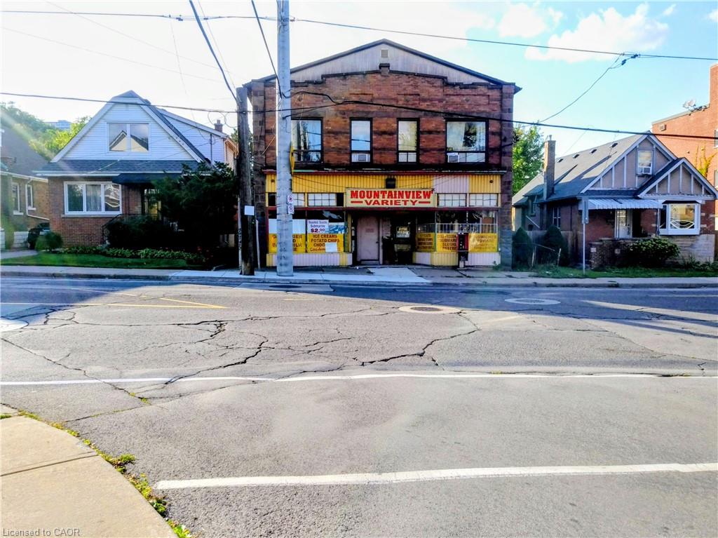 224 Wentworth Street S Property Photo 1