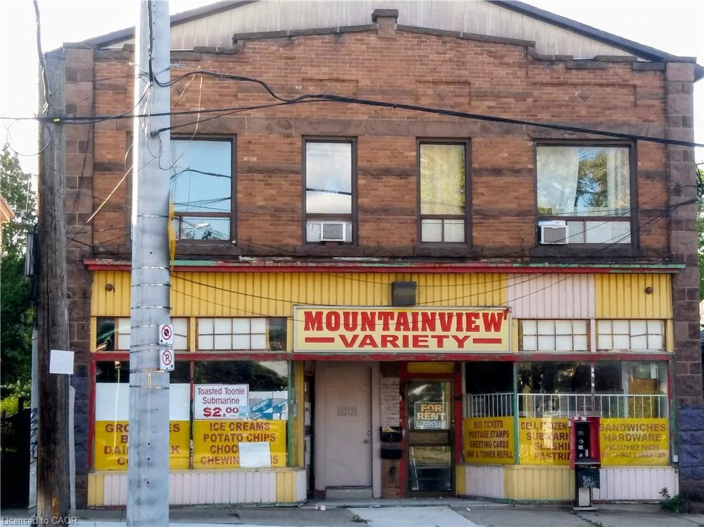 224 Wentworth Street S Property Photo 4