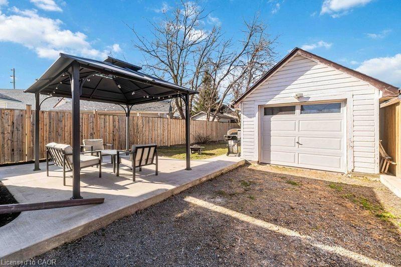 22 Bertram Street Property Photo 8