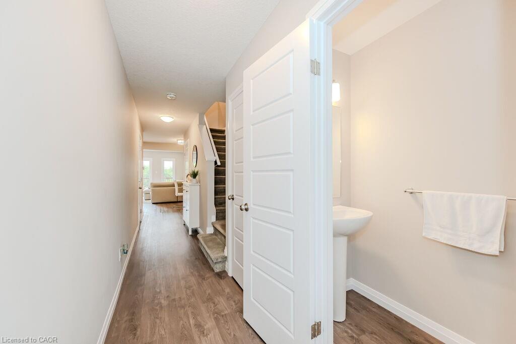 14-86 Erbsville Court Property Photo 4