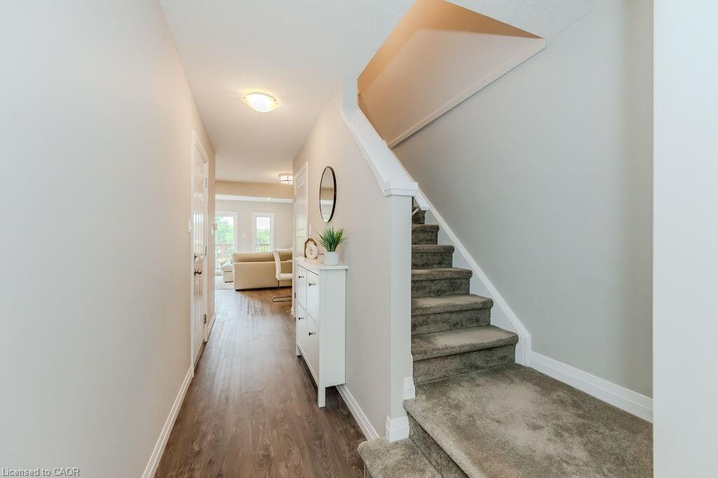 14-86 Erbsville Court Property Photo 5