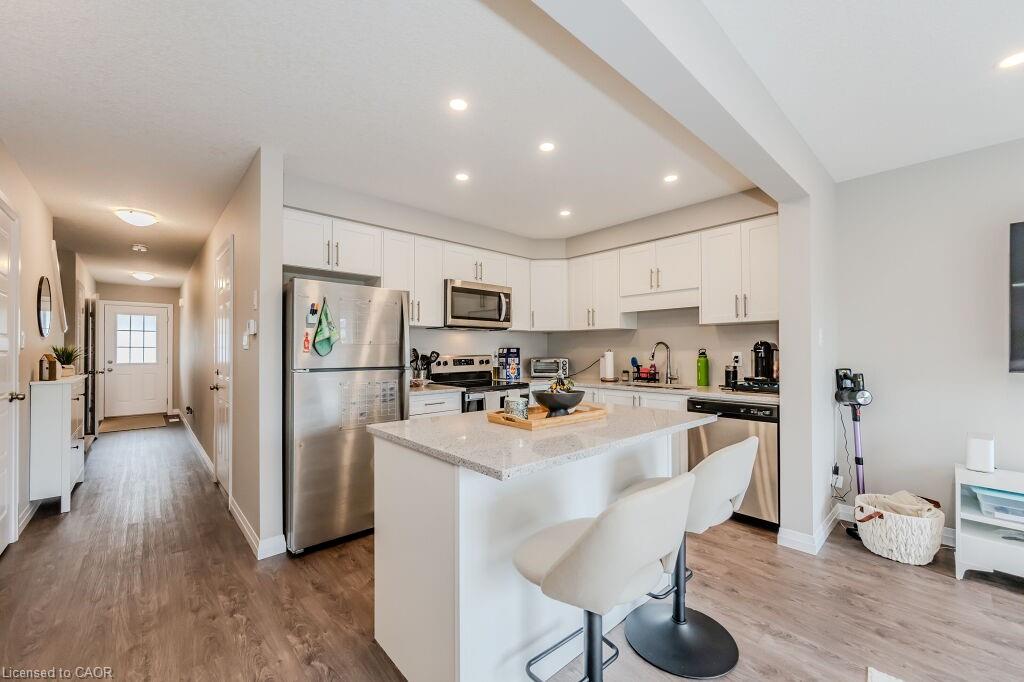 14-86 Erbsville Court Property Photo 8