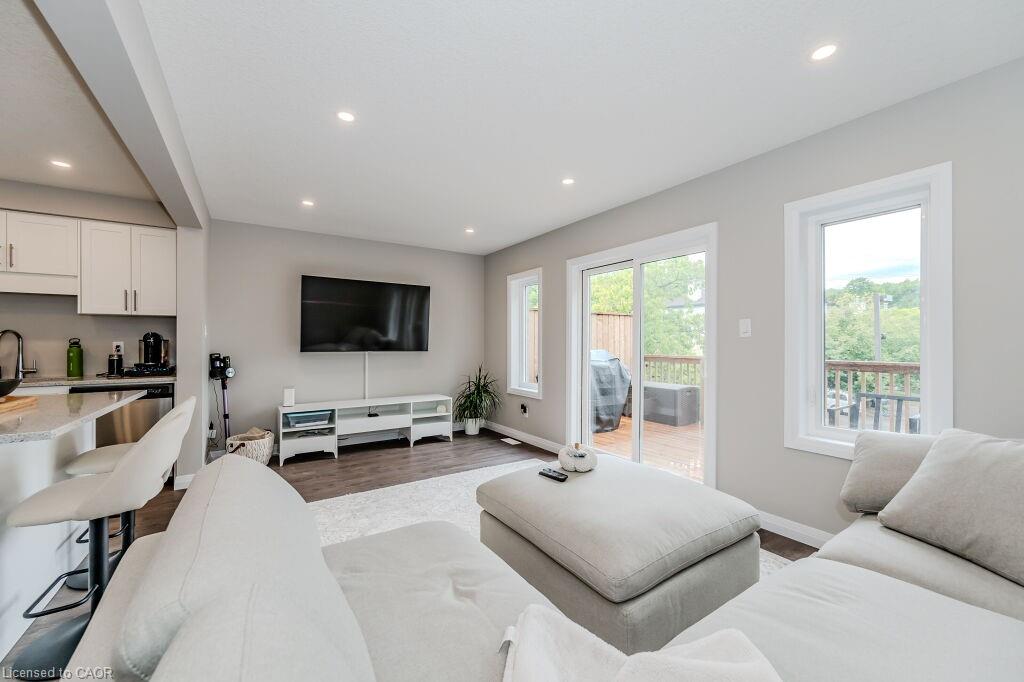 14-86 Erbsville Court Property Photo 12