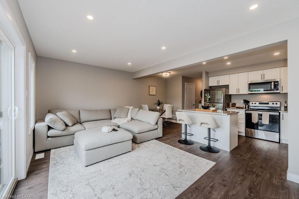 14-86 Erbsville Court Property Photo 14