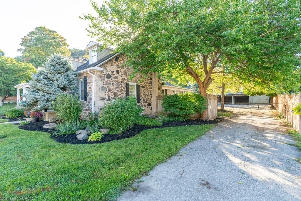 31 Bruce Street Property Photo 2