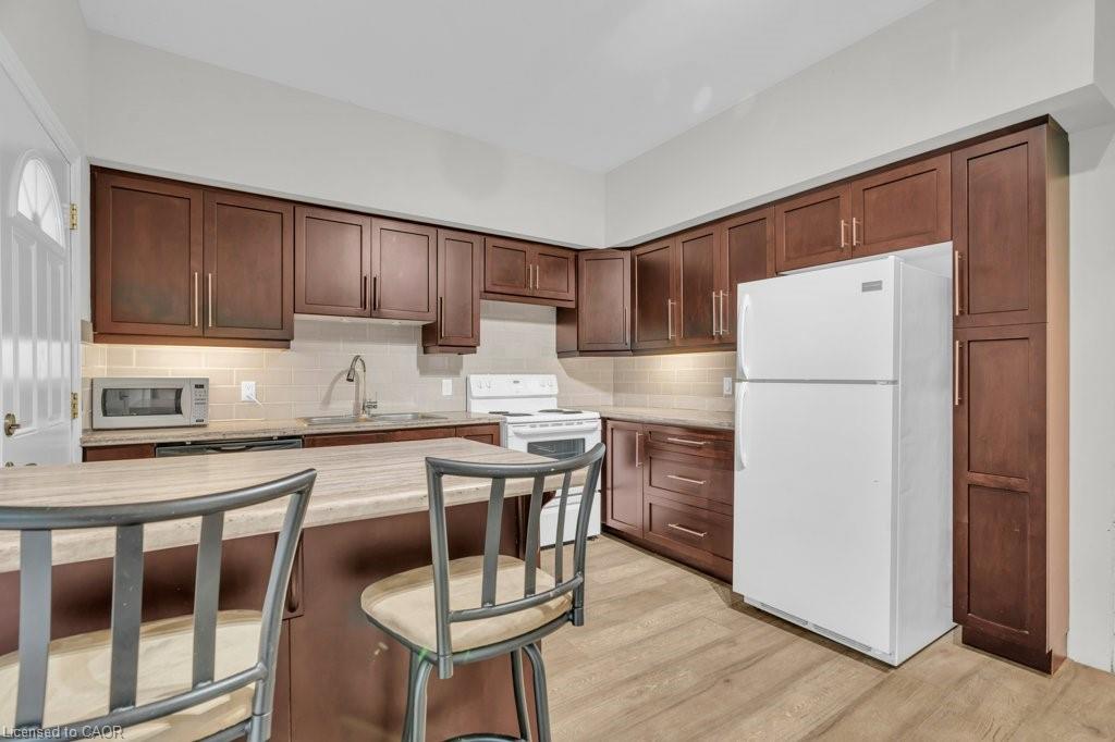 31 Bruce Street Property Photo 17