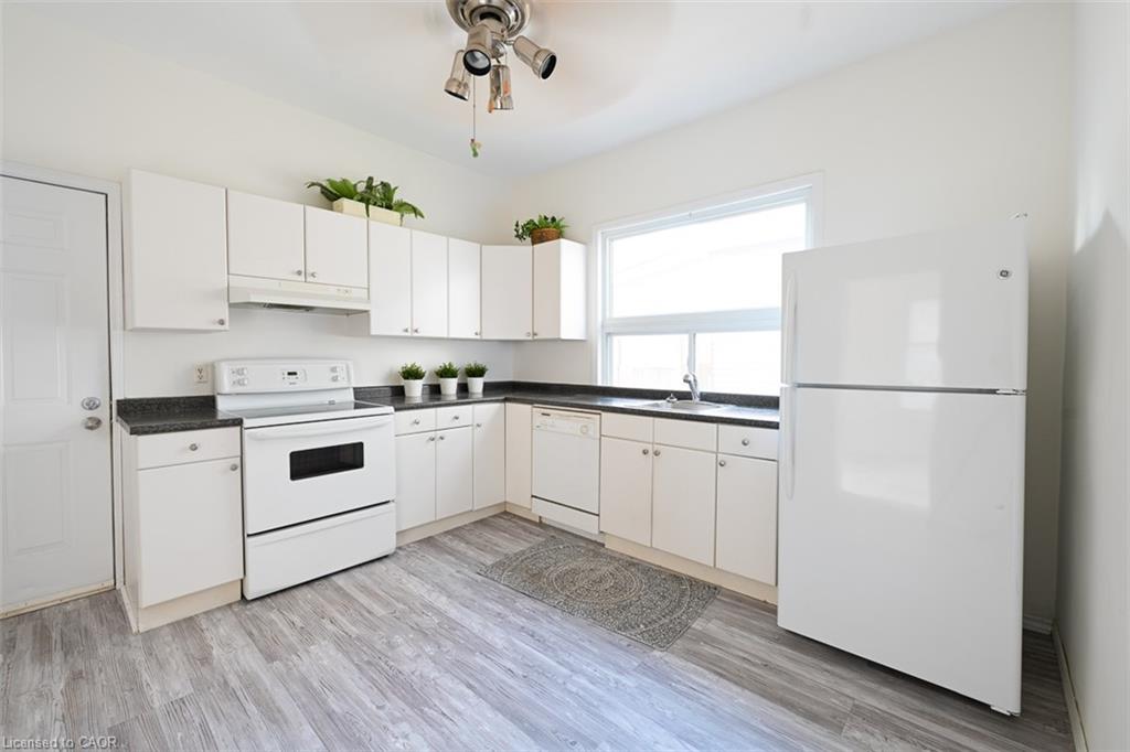 5768 Summer Street Property Photo 4