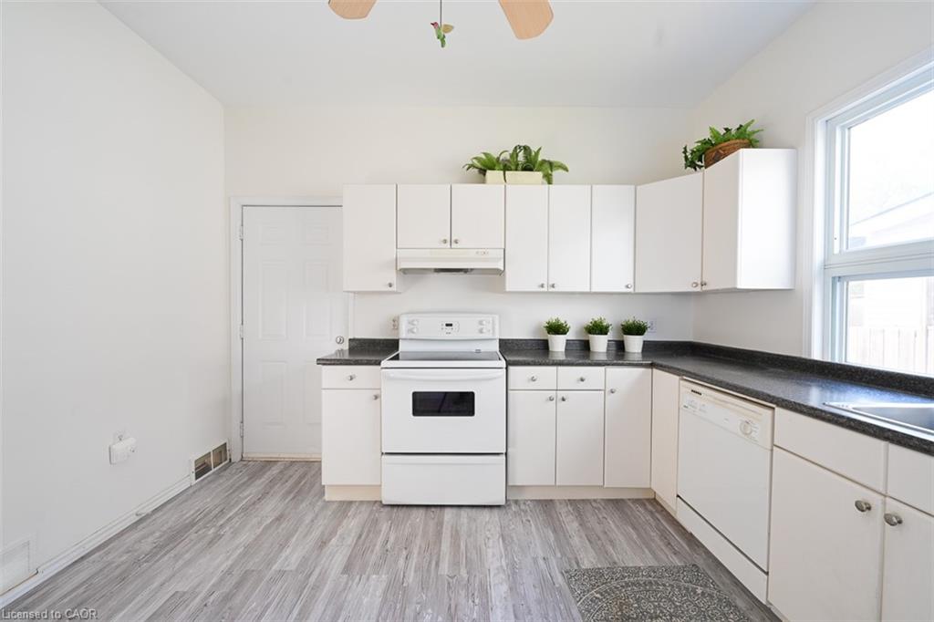 5768 Summer Street Property Photo 5