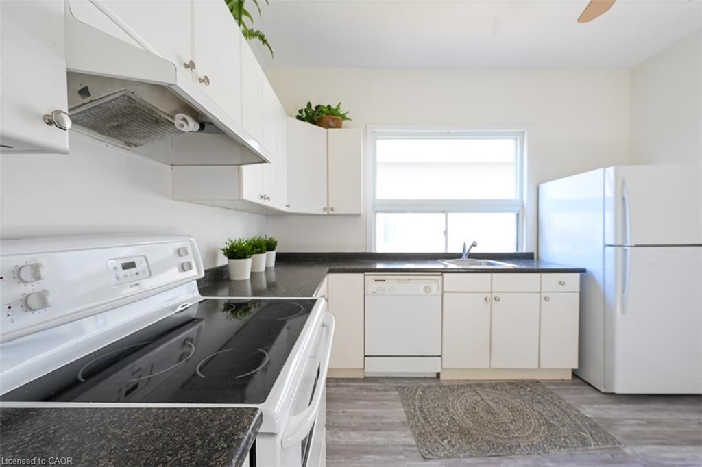 5768 Summer Street Property Photo 6