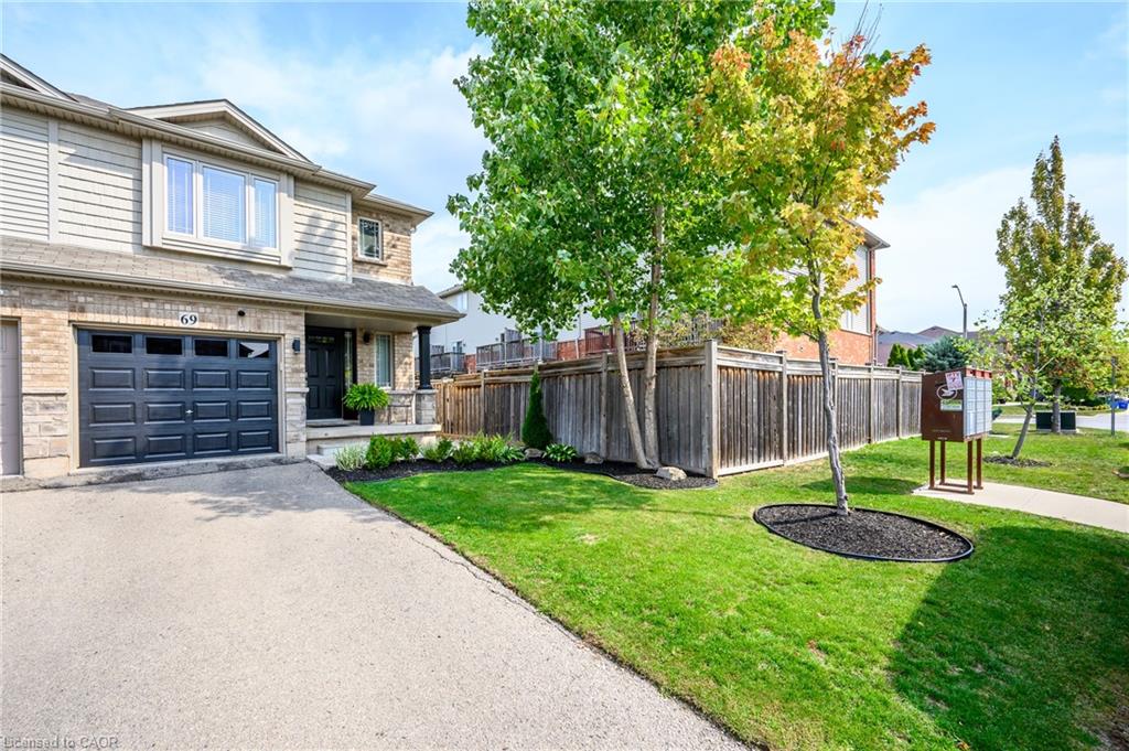 69 Escarpment Drive Property Photo 3