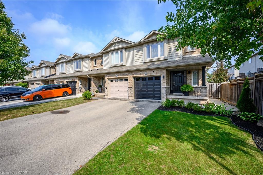 69 Escarpment Drive Property Photo 4