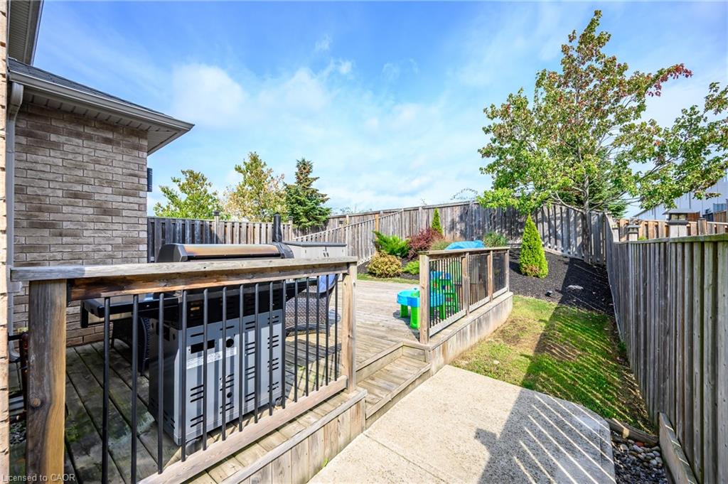 69 Escarpment Drive Property Photo 6