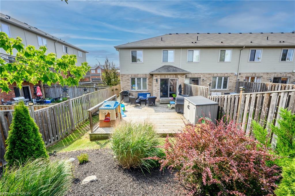 69 Escarpment Drive Property Photo 8