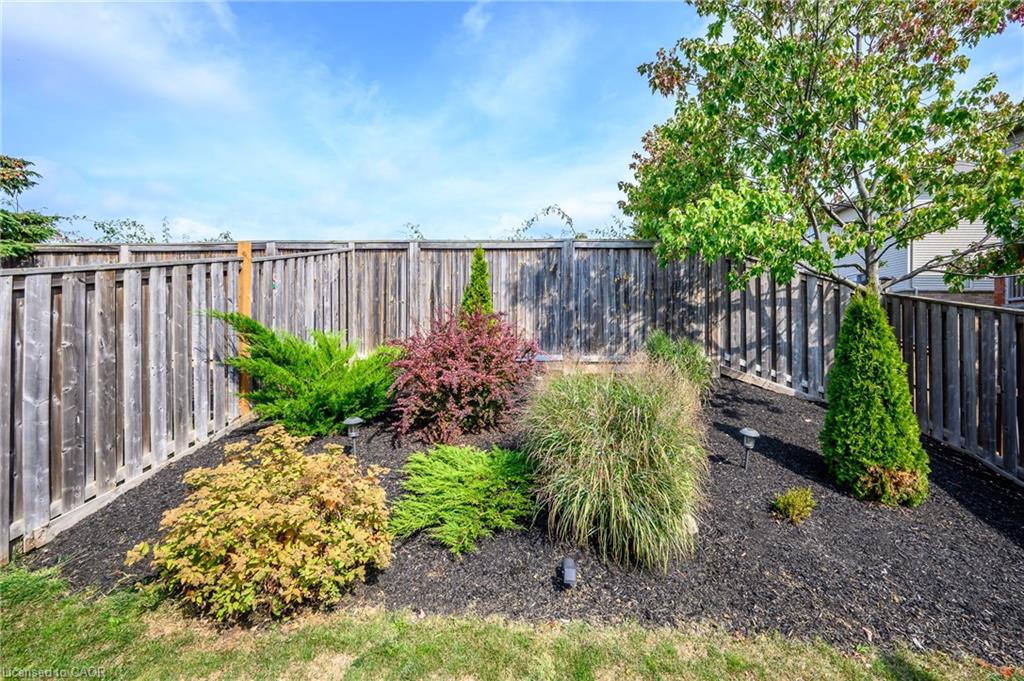 69 Escarpment Drive Property Photo 11