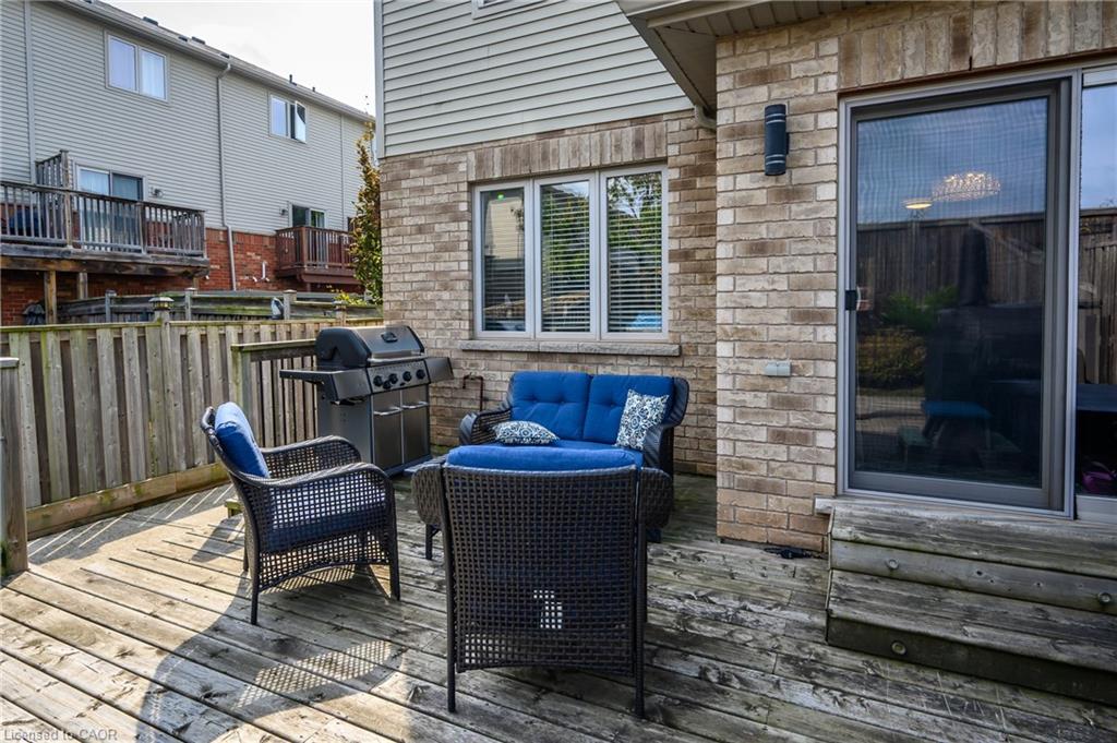 69 Escarpment Drive Property Photo 12