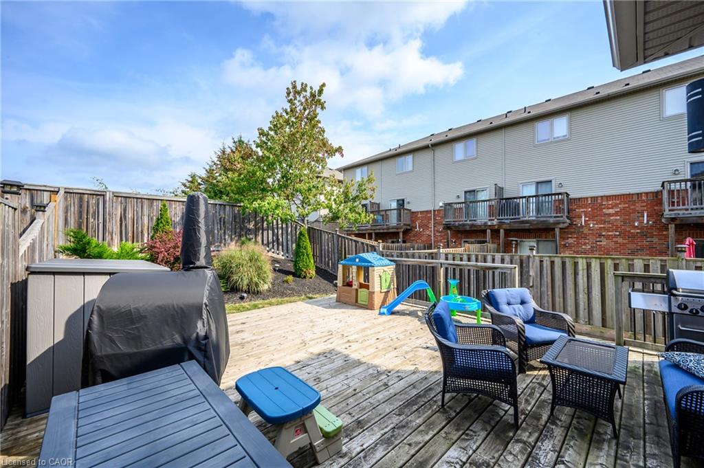 69 Escarpment Drive Property Photo 13