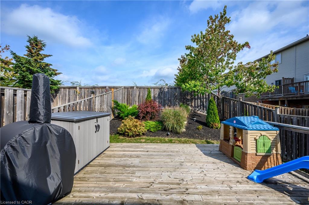 69 Escarpment Drive Property Photo 14