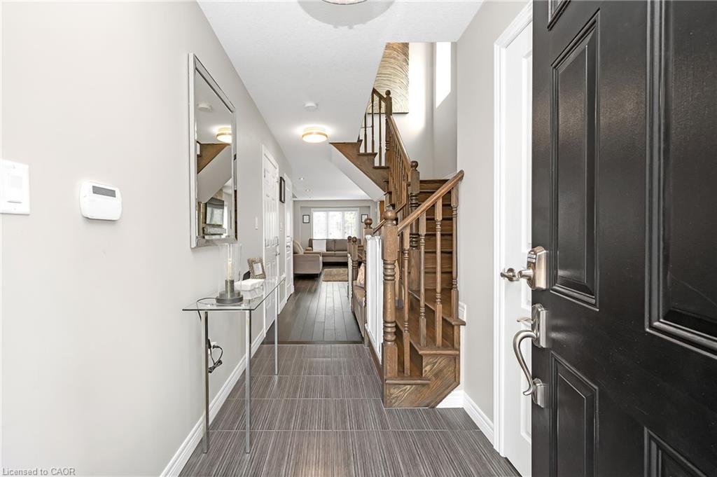 69 Escarpment Drive Property Photo 15