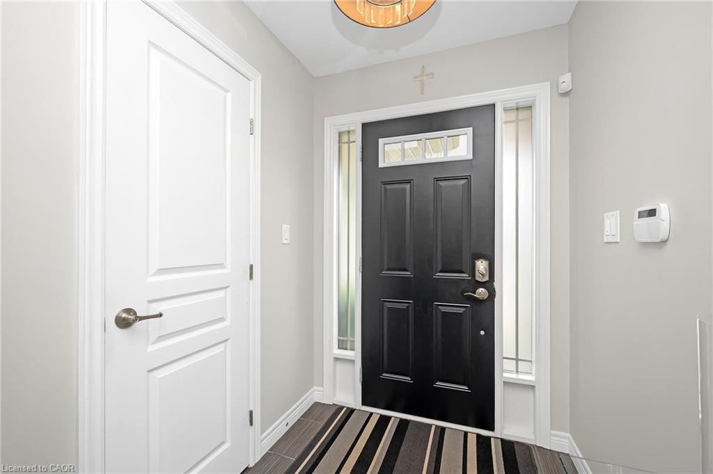 69 Escarpment Drive Property Photo 16