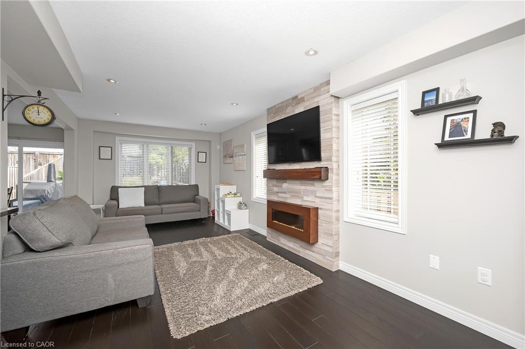 69 Escarpment Drive Property Photo 18