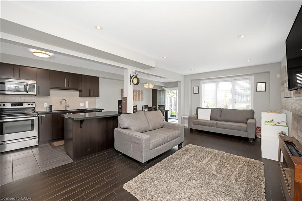 69 Escarpment Drive Property Photo 19