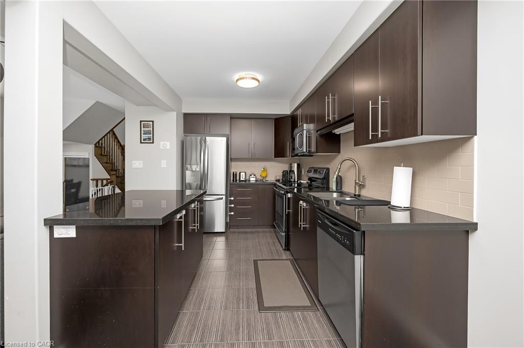 69 Escarpment Drive Property Photo 25