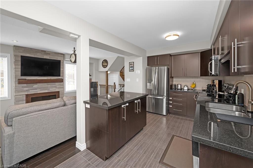 69 Escarpment Drive Property Photo 26