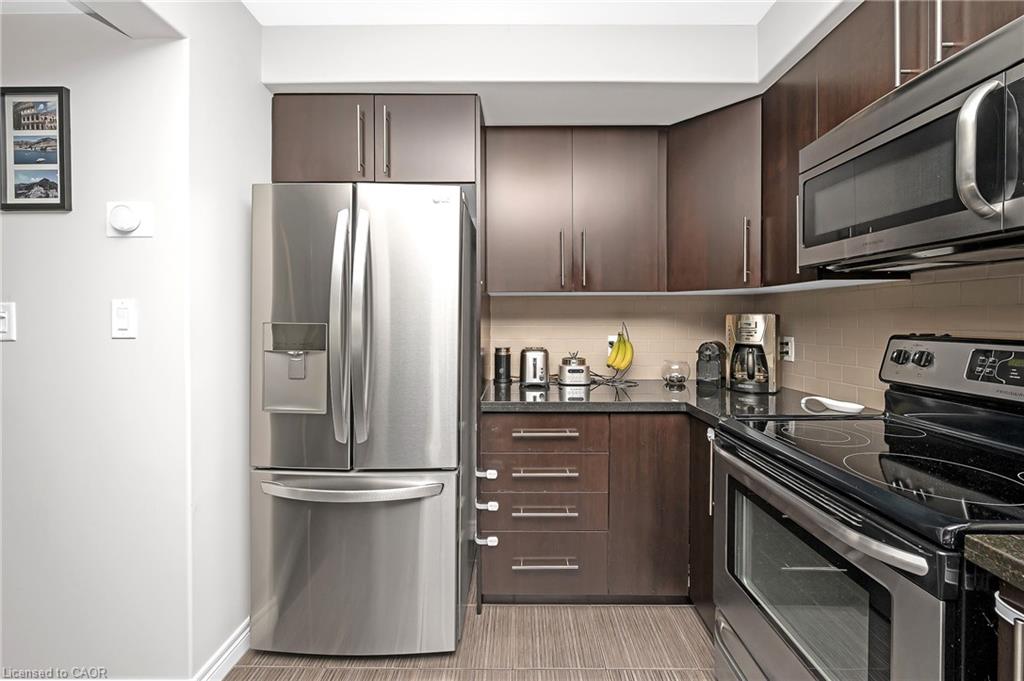 69 Escarpment Drive Property Photo 29