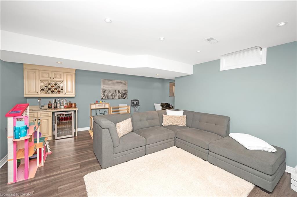 69 Escarpment Drive Property Photo 30