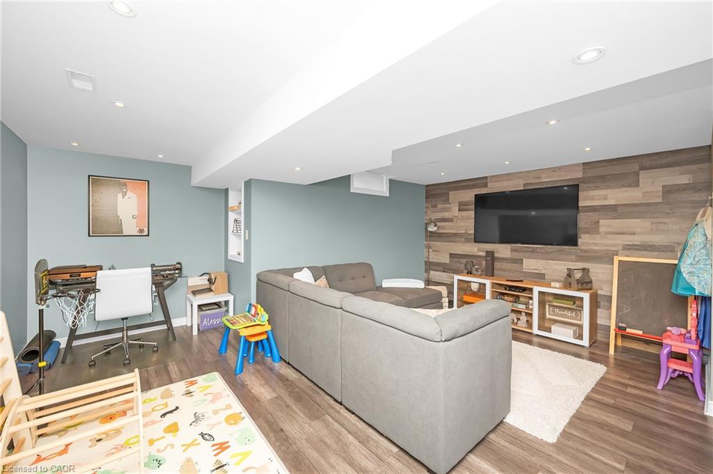 69 Escarpment Drive Property Photo 32