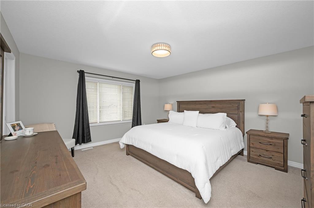 69 Escarpment Drive Property Photo 37