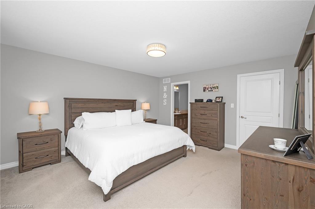 69 Escarpment Drive Property Photo 38