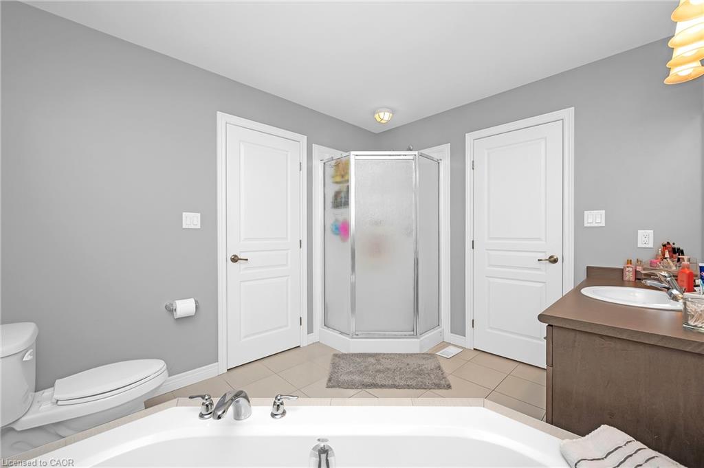 69 Escarpment Drive Property Photo 40