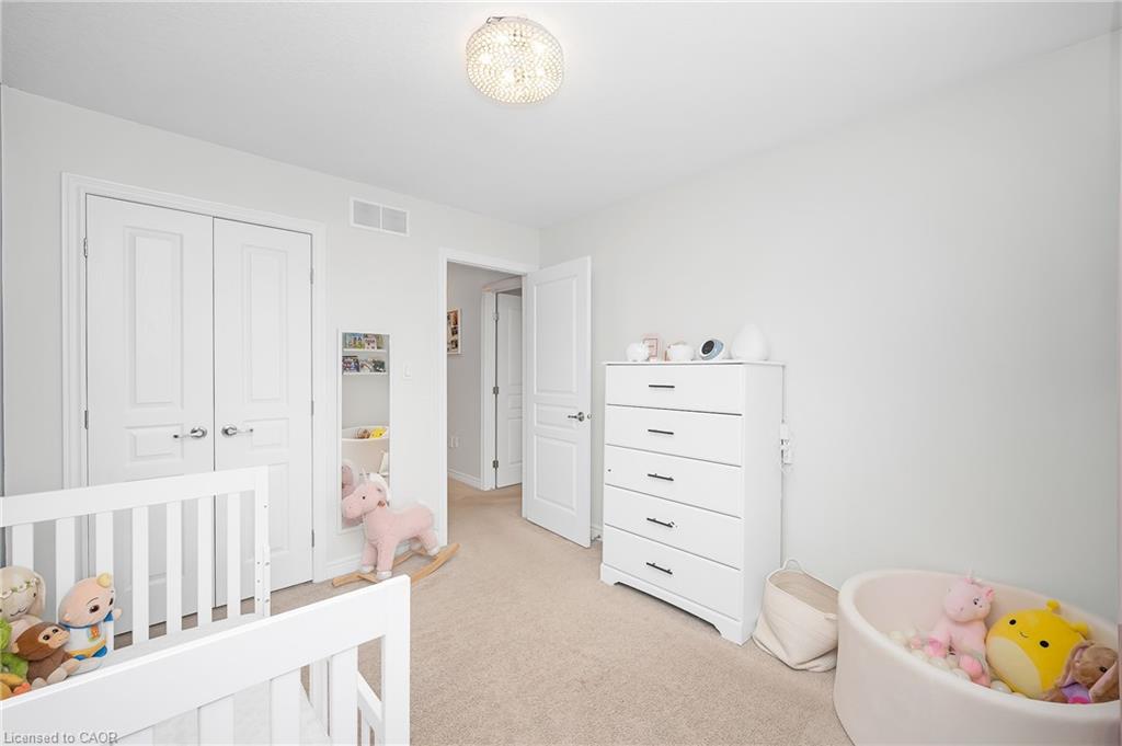 69 Escarpment Drive Property Photo 43