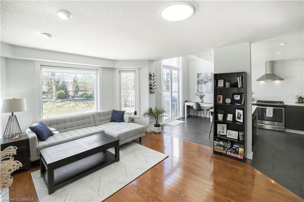 67 Wadsworth Crescent Property Photo 5