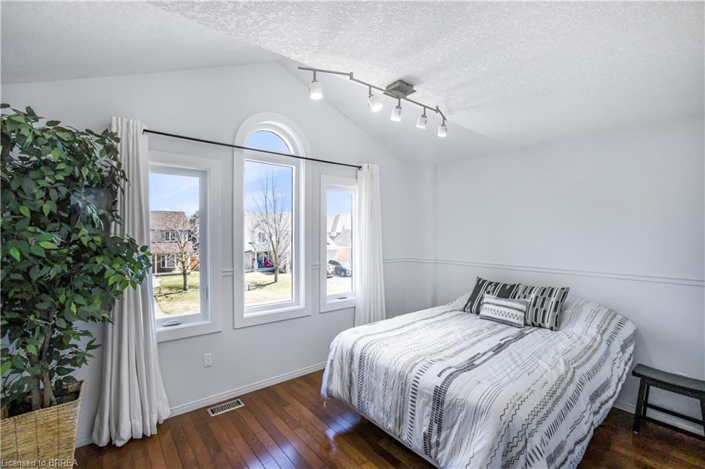 67 Wadsworth Crescent Property Photo 12