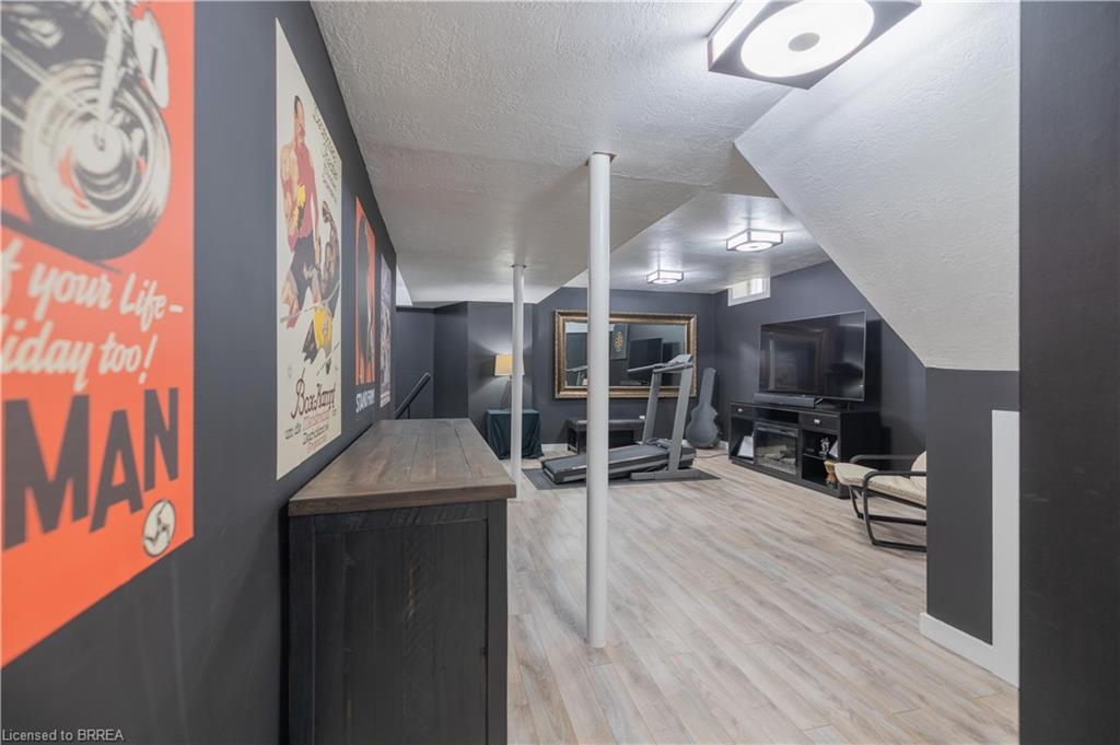 67 Wadsworth Crescent Property Photo 16