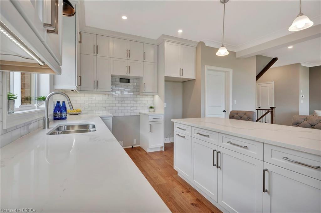 26 Mckeen Street Property Photo 8