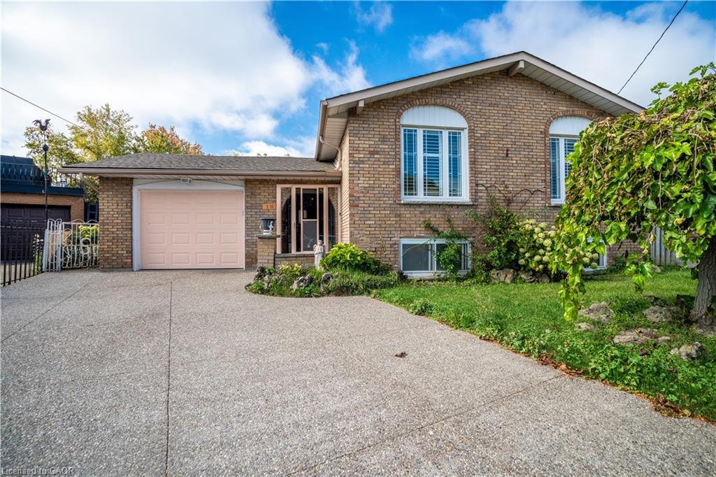 18 Villa Court Property Photo 1