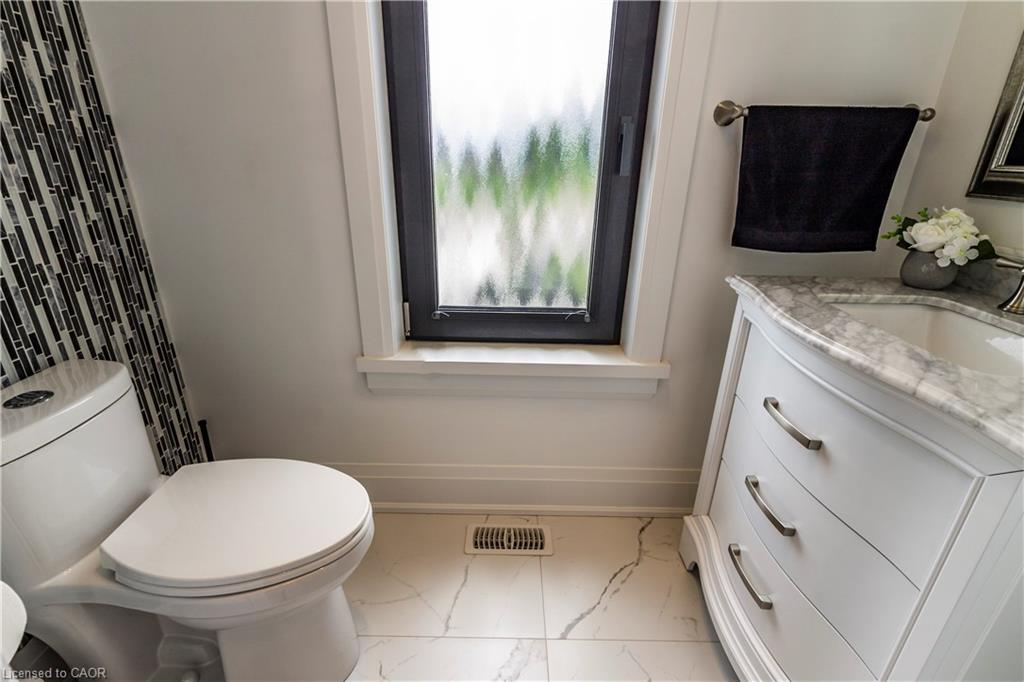 9-670 Bishopsgate Road Property Photo 13