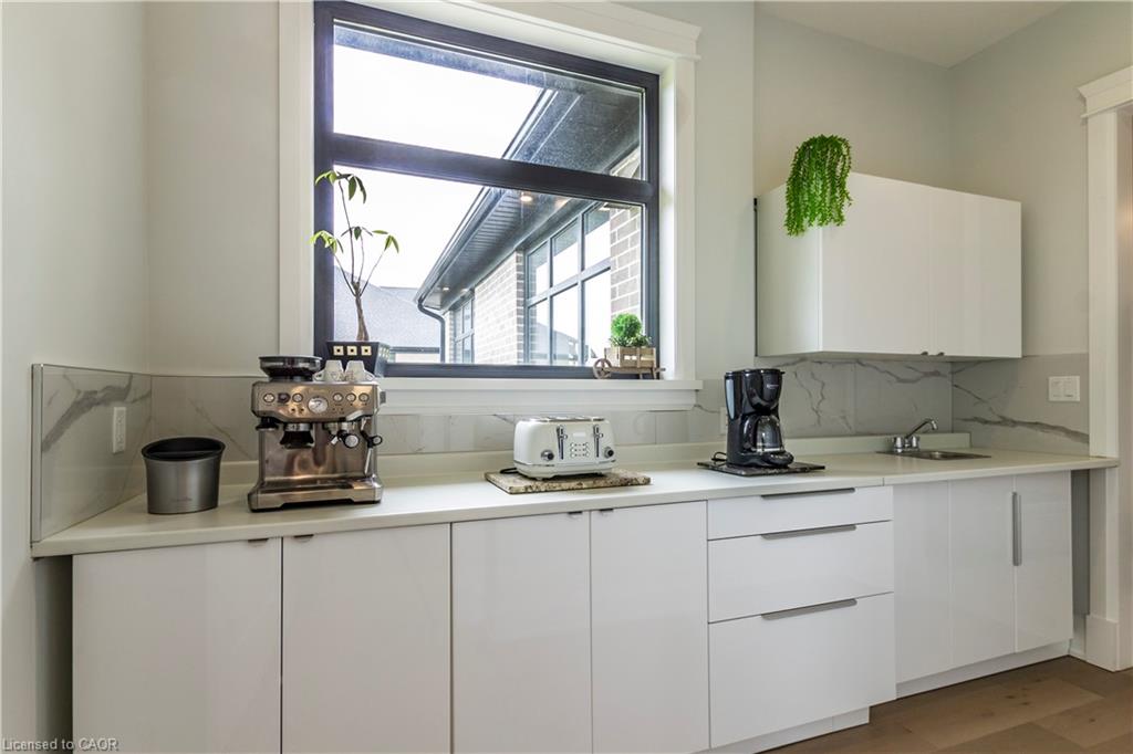 9-670 Bishopsgate Road Property Photo 17