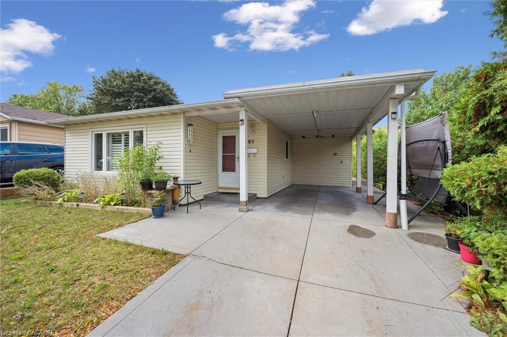 85 Christopher Drive Property Photo 5