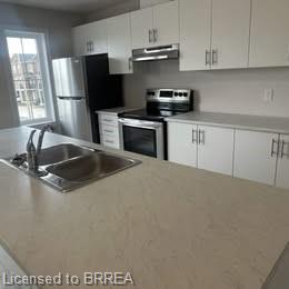 16-677 Park Road N Property Photo 3