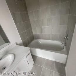 16-677 Park Road N Property Photo 4